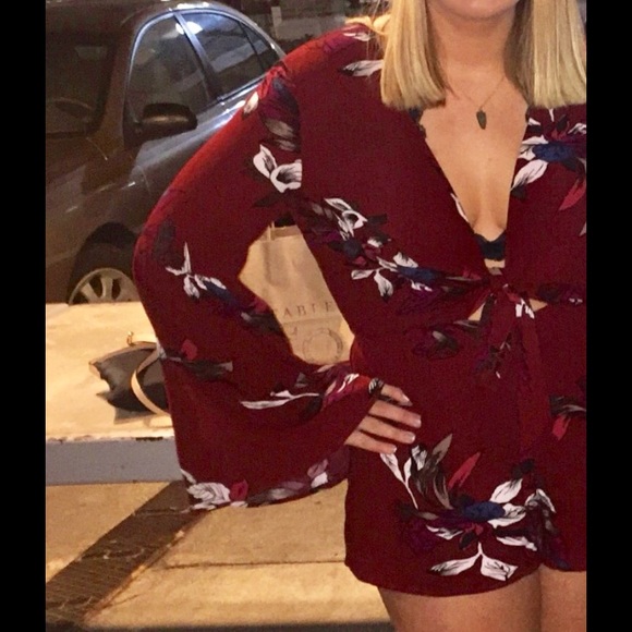 Loveriche Floral Print Bell Sleeve Romper - Picture 6 of 6